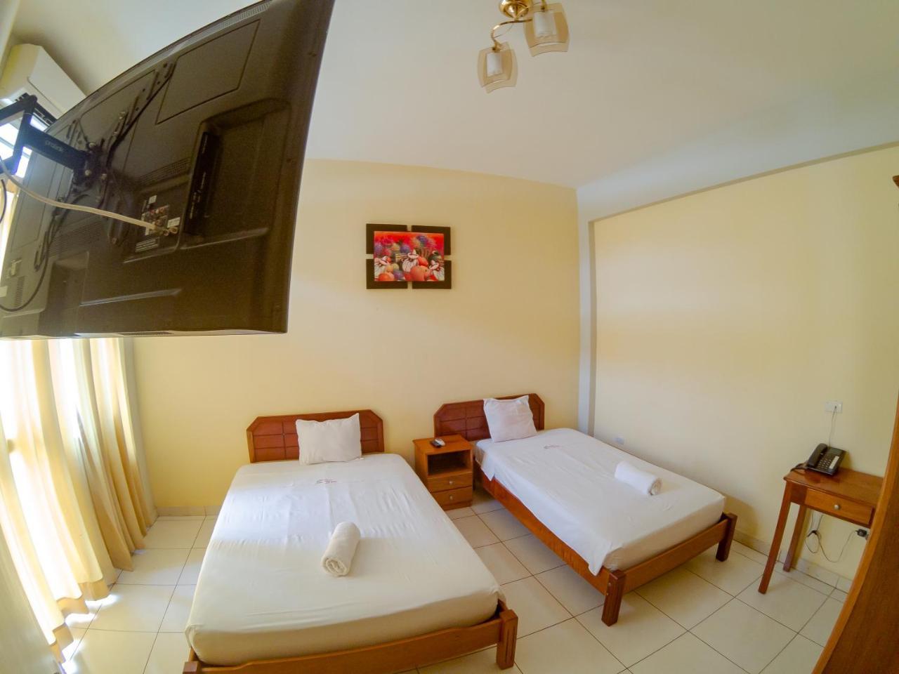 Hotel Jhor Bush Пукальпа Экстерьер фото